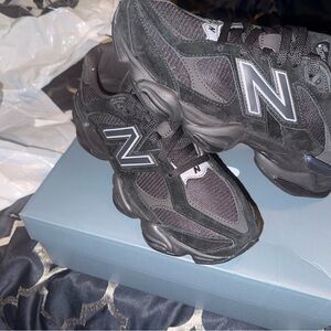 New Balance 9060 Triple Black Sneakers